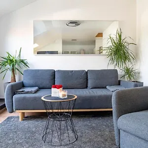 https://apartment-hannover-stylish-2-room-maisonette.hannover-hotel.net