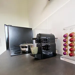 https://schone-wohnung-mit-rheinblick-dusseldorf-neuss-messe.dusseldorf-hotel.net